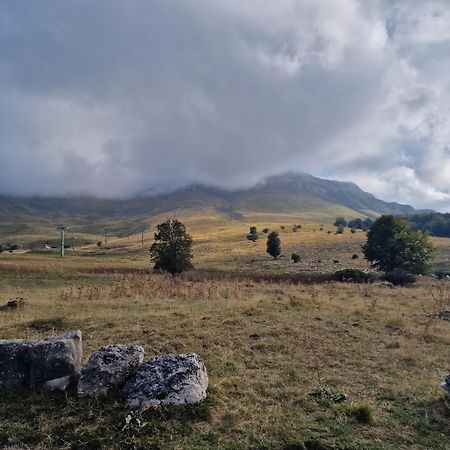 Apartamento La Tana Del Capriolo Prati di Tivo Exterior foto